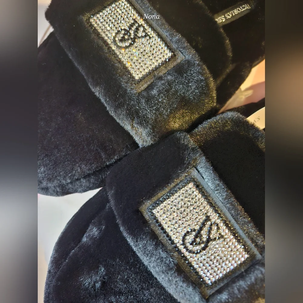 Victoria's Secret Black Slippers with Logo size Small NWT - Picture 4 of 6